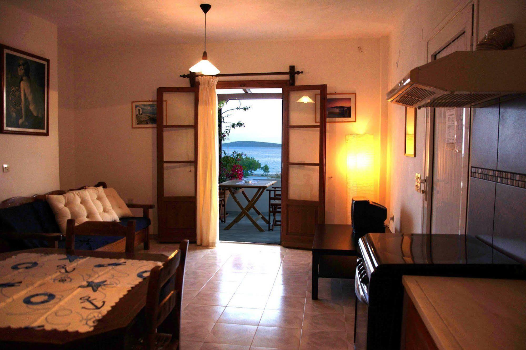Michalis Apartments Near The Beaches With Sea View Parikia  Luaran gambar